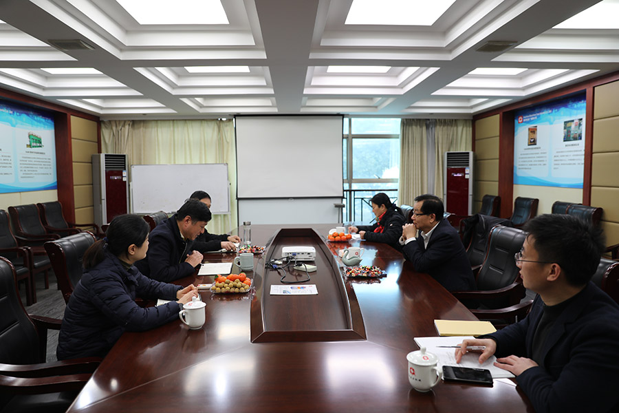 市人大黨組副書記、副主任施根寶蒞臨公司考察.JPG